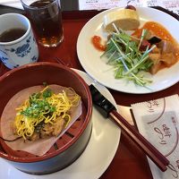 朝食バイキングの穴子飯が絶品。