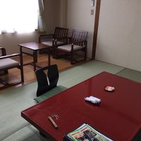 イスもあるので，読書に最適。