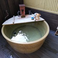 お部屋の露天風呂。陶器です。