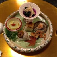 宿泊とセットの夕食は懐石フルコースでした。おいしかったです。