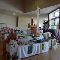 フロントフロアのお土産品販売所　大分県の特産物が沢山あります