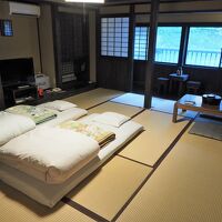 部屋（新館和室10畳＋広縁）