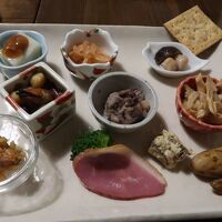 夕食（前菜11品）