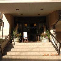 ホテルのエントランス
