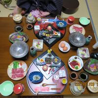 夕食の料理の数々