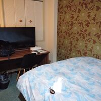 部屋は広くて機能的。