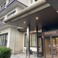 外観です。湯元館と連絡通路で繋がっています。