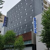 南町通りに面したきれいなホテル