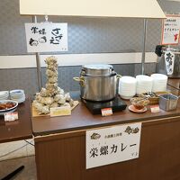 朝食はビュッフェ。栄螺のカレーは特に美味しかったです