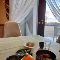 朝食は夕食後に和洋が選択可能(写真は和食)