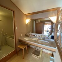 南館館和室の洗面台は2つ