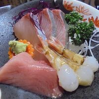 夕食　刺身は新鮮そのもの　海の旨味が口いっぱいに