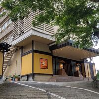 仲見世出てすぐの立地