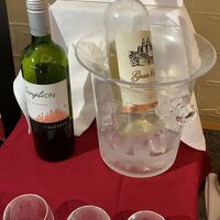 赤、白ワイン飲めます