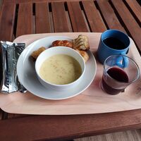 無料の朝食。コーンクリームスープが美味しかった。