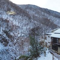 部屋からの松川渓谷の眺め