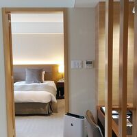 リビングからベッドルーム望む