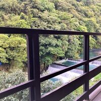 ベランダに出ると水音が大きい。