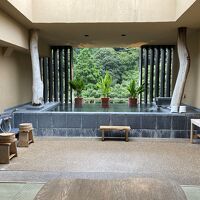 大浴場の隣の露天風呂。男女は時間で切り替え制。