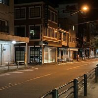 アクセスは箱根湯本を降りると見える梅干店の看板を曲がってすぐ