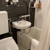 湯船は1人でピッタリハマる小さめタイプ