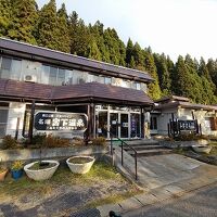 只見川に面しています。
