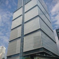 最上部のみがホテル