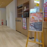 休憩スペースはカフェにもなってます