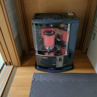 ストーブは安全面から夜セラミックヒーターに変わっていました。