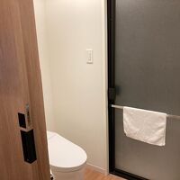 トイレの奥に浴室