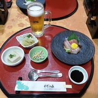 ブリ、マグロ、タイの造りや小鉢