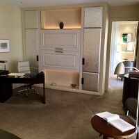 リビングからベッドルーム方向