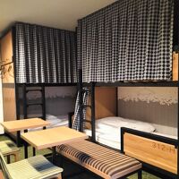 2段ベッドだけでなく　テーブルセットもあり