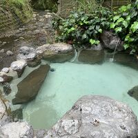 無料で入れる姉妹湯「しび荘」の露天風呂