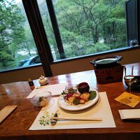 食事は眺めの良い個室で頂けます。