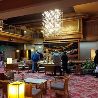 豪華なフロント前