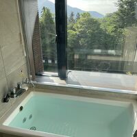 客室風呂　※窓は開けられません