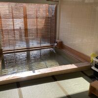 温泉。洗い場が畳