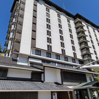 上諏訪温泉街の比較的上諏訪駅に近い立地