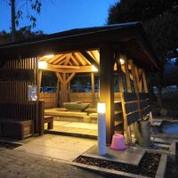 手足湯「ひばり野湯」です。