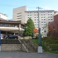 第一滝本館の玄関