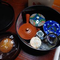 お茶とお茶菓子が嬉しいです