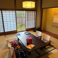 「離れ」の一部です。