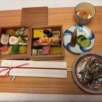 朝食の正月料理です。僕には少し味が強めでした。