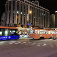 夜も人通りが絶えない所