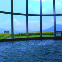 阿蘇山を眺めながらの入浴