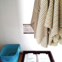 浴衣追加有。バスタオル・タオル追加は有料。入浴時はカゴ使用。