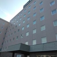 大船駅前の線路沿いにあります。立地は良かったです。