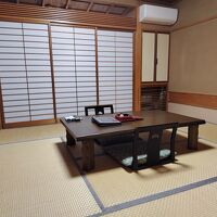 広縁もありましたが、写真撮る前に荷物を広げてしまい閉めてます