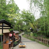 敷地内の様子。昔のおもちゃも多数ありました。